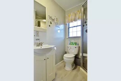 126 Lord Ave, Bayonne, NJ 07002 - Photo 15