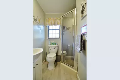 126 Lord Ave, Bayonne, NJ 07002 - Photo 17