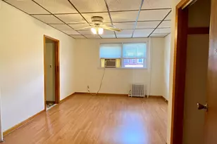 16 Perrine Ave, Jersey City, NJ 07306 - Photo 5