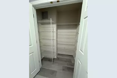 76 Lyon Ct #76, Jersey City, NJ 07305 - Photo 17