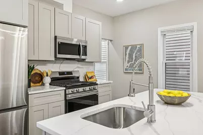 299 Claremont Ave, Jersey City, NJ 07305 - Photo 9