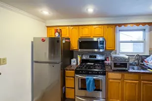 57 Suburbia Ct, Jersey City, NJ 07305 - Photo 9