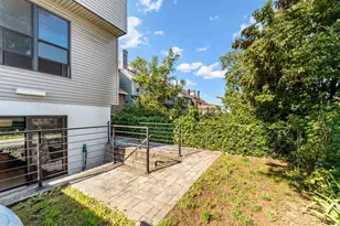 152 Beach St, Jersey City, NJ 07307 - Photo 33