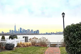 30 Freedom Way, Jersey City, NJ 07305 - Photo 35