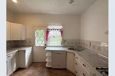 783 Montgomery St #HOUSE, Jersey City, NJ 07306 - Photo 3