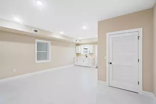 277 Pearsall Ave, Jersey City, NJ 07305 - Photo 21