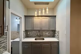 87 5 Laidlaw Ave, Jersey City, NJ 07306 - Photo 3