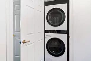 208 Shearwater Ct W, Jersey City, NJ 07305 - Photo 19