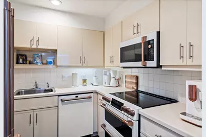 208 Shearwater Ct West #37, Jersey City, NJ 07305 - Photo 11