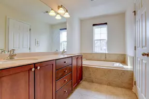 23 Creekside Ct, Secaucus, NJ 07094 - Photo 21