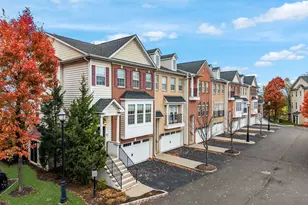 6 Creekside Ct, Secaucus, NJ 07094 - Photo 3