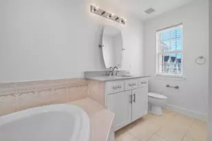 11 Bayside Dr, Bayonne, NJ 07002 - Photo 11