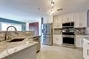 11 Bayside Dr, Bayonne, NJ 07002 - Photo 5