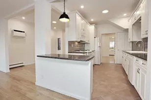 5 Beverly Pl, Edgewater, NJ 07020 - Photo 9