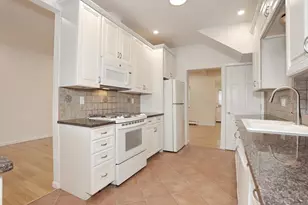 5 Beverly Pl, Edgewater, NJ 07020 - Photo 11