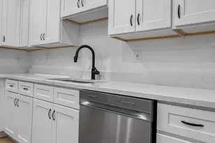 185 Mallory Ave, Jersey City, NJ 07304 - Photo 9