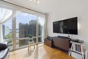 2 Shore Ln, Jersey City, NJ 07310 - Photo 5