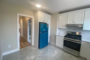 275 Avenue B, Bayonne, NJ 07002 - Photo 3