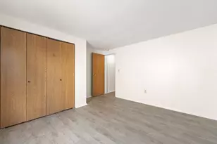 338 Johnston Ave, Jersey City, NJ 07304 - Photo 9