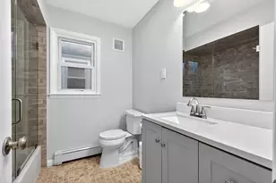 389 Manila Ave, Jersey City, NJ 07302 - Photo 13