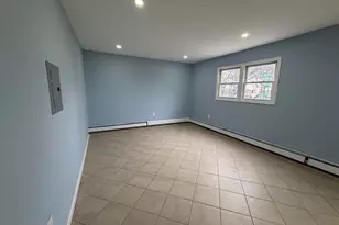 14 Acorn Rd, Secaucus, NJ 07094 - Photo 9