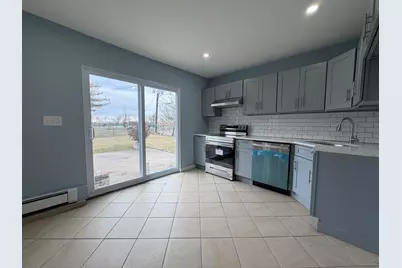 14 Acorn Rd #1, Secaucus, NJ 07094 - Photo 5