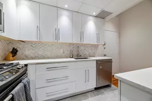 227 Christopher Columbus Dr, Jersey City, NJ 07302 - Photo 11