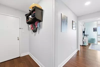 100 Shearwater Ct East #54, Jersey City, NJ 07305 - Photo 13