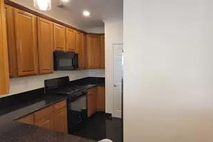 8 Hudson Ct, Jersey City, NJ 07305 - Photo 5