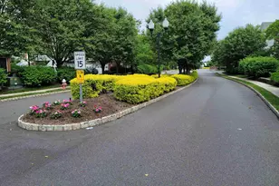 88 Lyon Ct, Jersey City, NJ 07305 - Photo 31