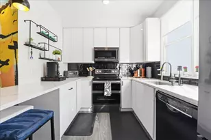 109 Shearwater Ct E, Jersey City, NJ 07305 - Photo 15