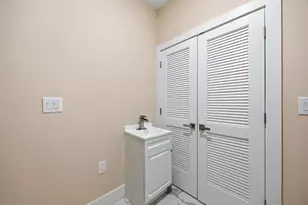 156 Leonard St, Jersey City, NJ 07307 - Photo 17