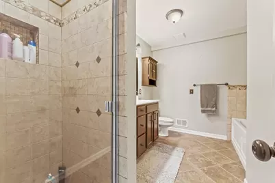 6 Hudson Ct, Jersey City, NJ 07305 - Photo 9