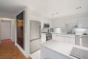207 Shearwater Ct W, Jersey City, NJ 07305 - Photo 7