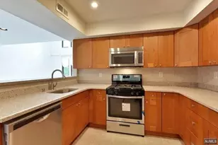 798 Spinnaker Ct, Secaucus, NJ 07094 - Photo 7