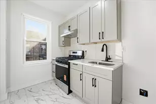 117 Corbin Ave, Jersey City, NJ 07304 - Photo 9