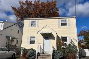 531 Walnut St, Ridgefield, NJ 07657 - Photo 1