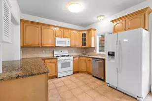 22 Grand St, Weehawken, NJ 07086 - Photo 5