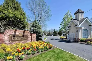 207 Blue Heron Dr, Secaucus, NJ 07094 - Photo 37