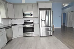 37 Spruce St, Jersey City, NJ 07306 - Photo 3