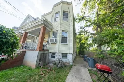 17 Bayside Pl, Jersey City, NJ 07305 - Photo 3