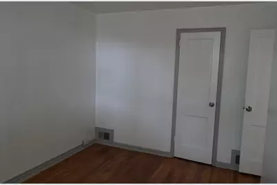 323 Stevens Ave, Jersey City, NJ 07305 - Photo 25