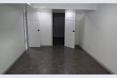 323 Stevens Ave, Jersey City, NJ 07305 - Photo 35