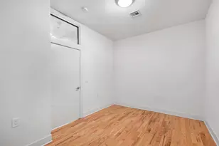 136 Oakland Ave, Jersey City, NJ 07306 - Photo 9