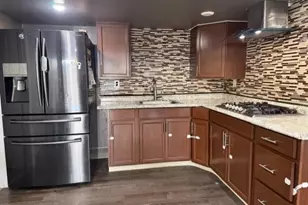 7 Chopin Ct, Jersey City, NJ 07302 - Photo 3