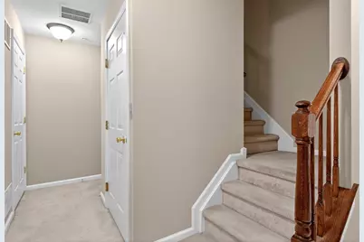 60 Tottenham Ct, Jersey City, NJ 07305 - Photo 29