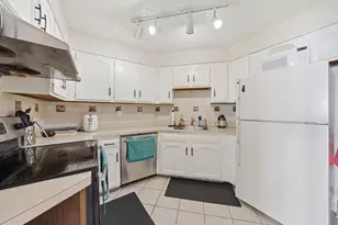 711 Harmon Cove Tower, Secaucus, NJ 07094 - Photo 5