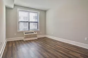 32 Oakland Ave, Jersey City, NJ 07306 - Photo 11