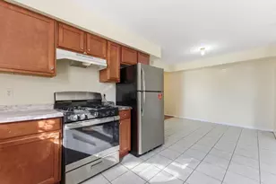 30 Elm Ct, Bayonne, NJ 07002 - Photo 11