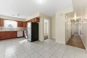 30 Elm Ct, Bayonne, NJ 07002 - Photo 9